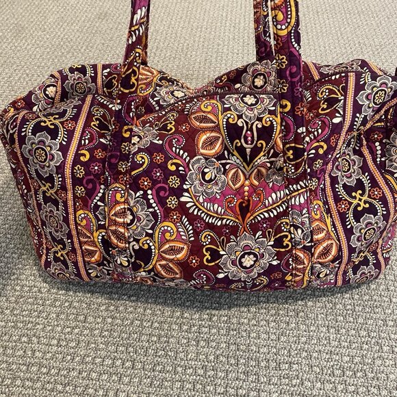 Vera Bradley Bag Duffle Paisley Burgundy Tote Shoulder Large Overnight Quilted - Picture 1 of 8